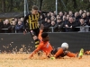 Anthony-v-Dongen-in-duel-tussen-de-sfeerssnippers-tijdens-RBB-Katwijk-Foto-Hans-Heemskerk